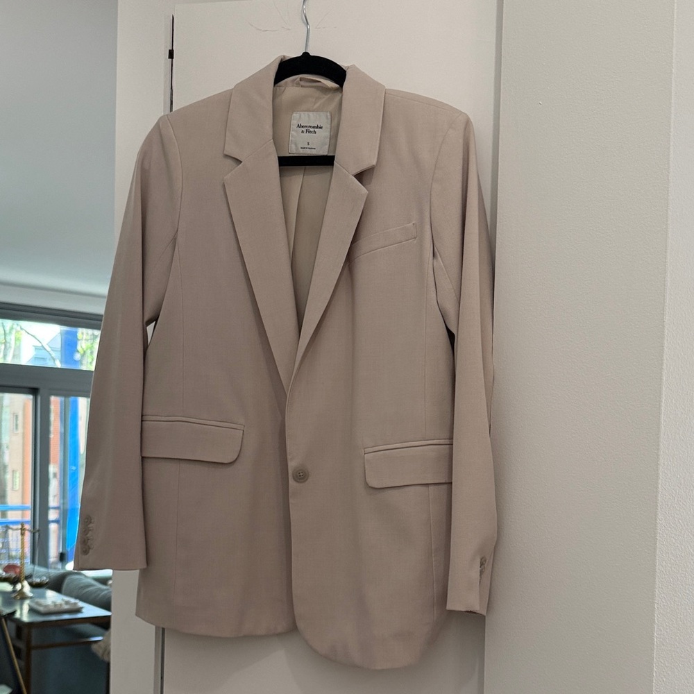 Abercrombie & Fitch Beige Single-Button Blazer